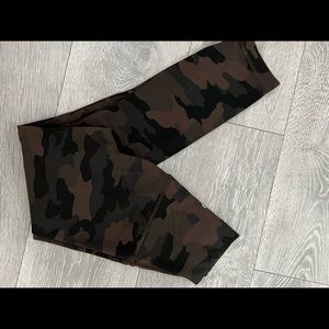 Lululemon 23” align leggings size 2 brown camo